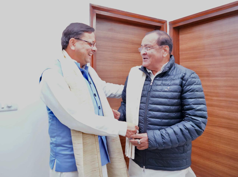 मुख्यमंत्री श्री पुष्कर सिंह धामी ने विधानसभा गैरसैंण ( भराड़ीसैंण) में नेता प्रतिपक्ष श्री यशपाल आर्य से शिष्टाचार भेंट की।